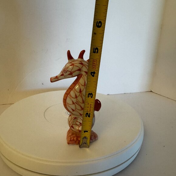 Coral Seahorse 5" Figurine White Fishnet Pattern Porcelain Andrea by Sadek - Picture 9 of 10
